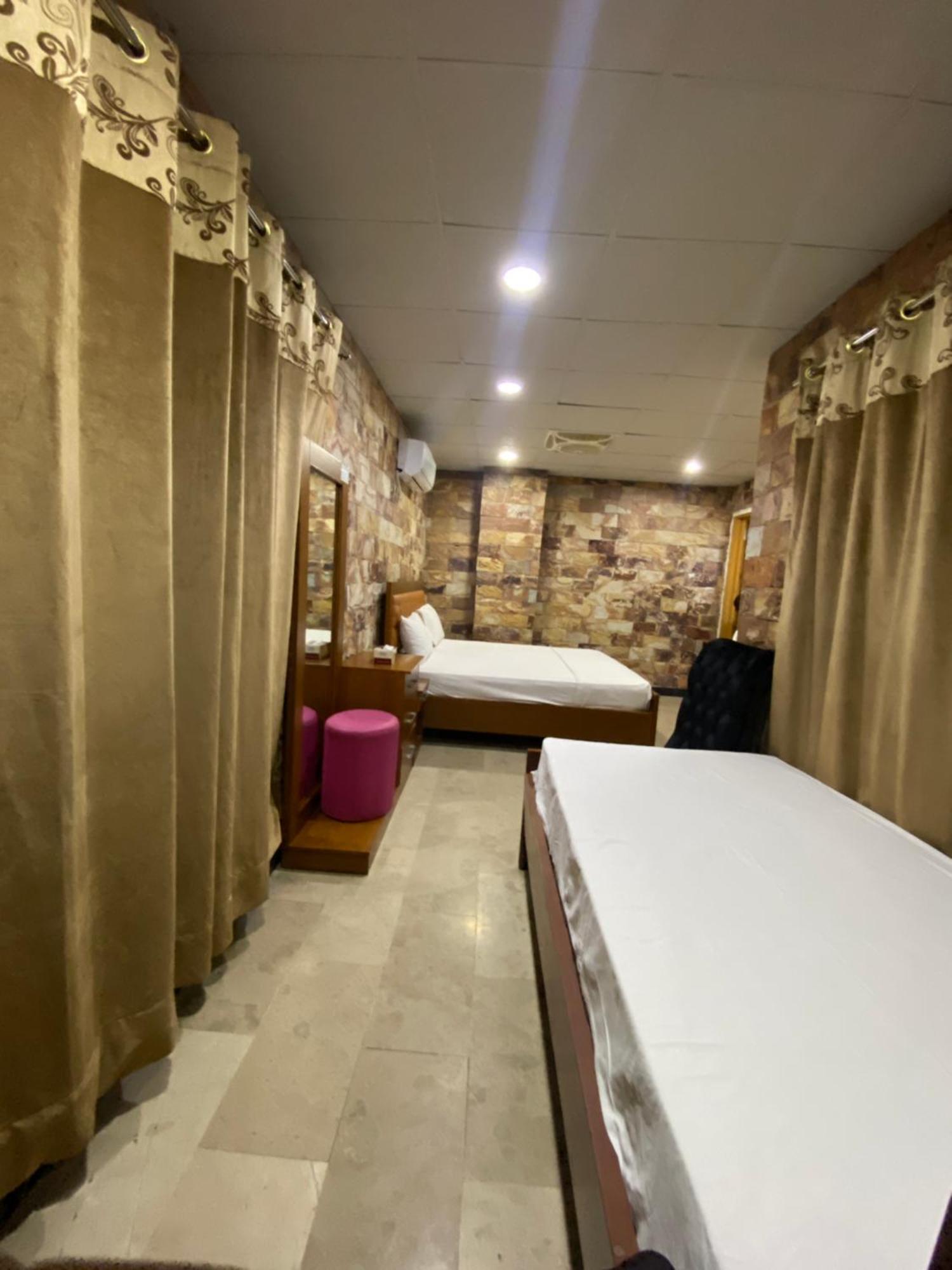 Hotel Vista Inn Dha Rawalpindi Exterior photo