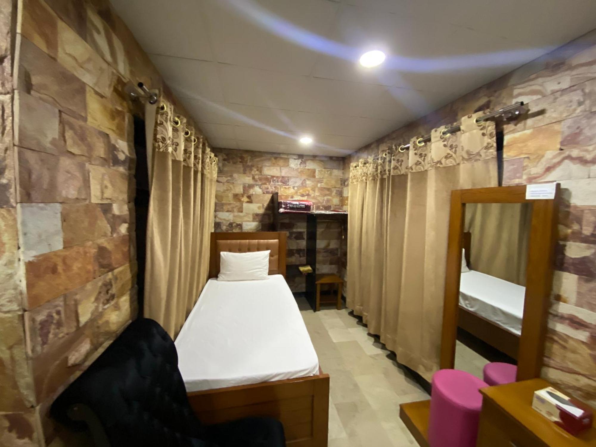 Hotel Vista Inn Dha Rawalpindi Exterior photo